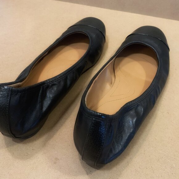 Tahari Black Leather Flats CARLY size 8.5 NIB - Picture 3 of 4